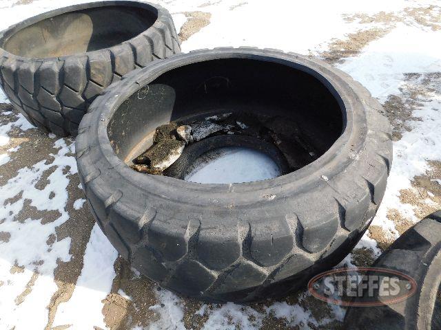 Rubber tire water tank, approx. 350 gal._1.jpg